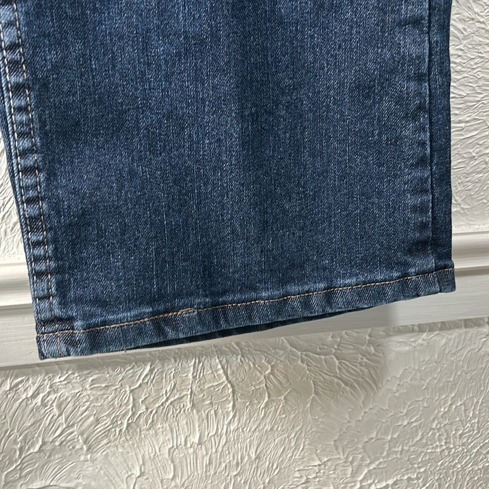 NWOT Lee Riders Women’s Relaxed Straight Leg 18 Petite Blue Denim Jeans - Picture 5 of 10